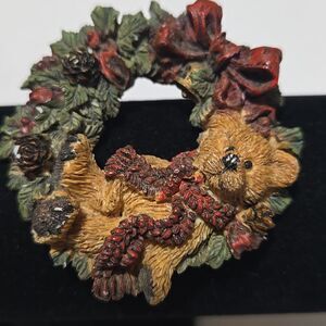 Boyds Bear Wreath Brooch